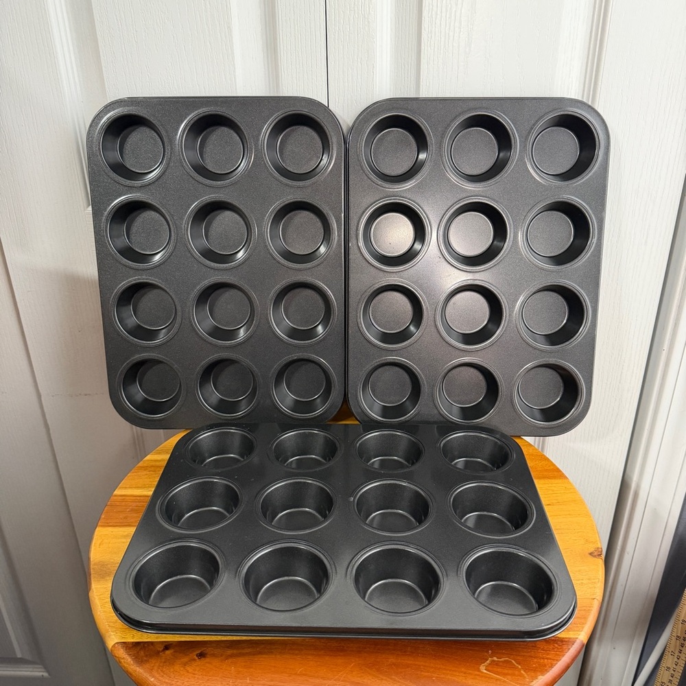 Lot‎ of 3 nonstick cupcake muffin pans